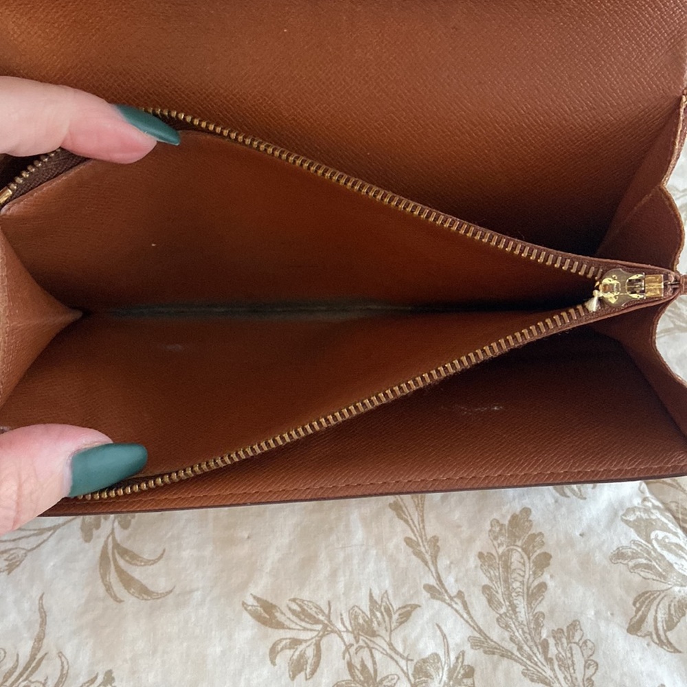 LV Monogram Sarah Wallet ~ Pre-loved Condition - Picture 12 of 14